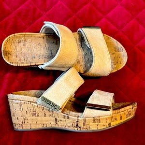 Vionic Pepper Wedge Sandals Wheat Textured Leather Cork Tan Natural
